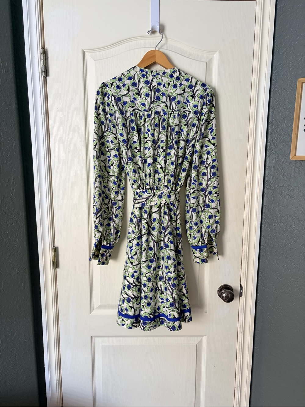NWT ME+EM Trailing Flower Pod Print
Fit And Flare Midi Dress 100%
Recycled, 10 - Picture 6 of 14